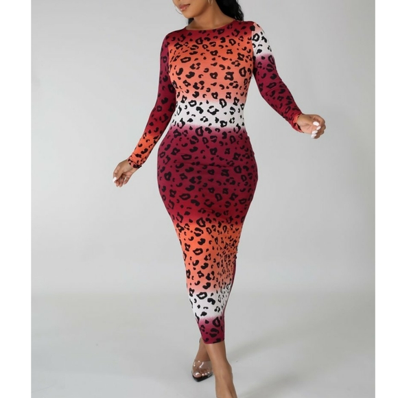 Dresses & Skirts - Animal print midi dress